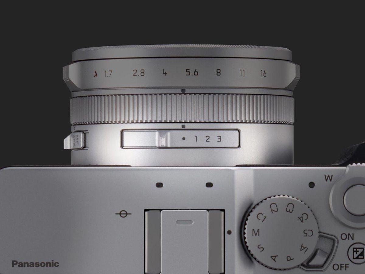 Panasonic DC-L10E Compact Silver/Black