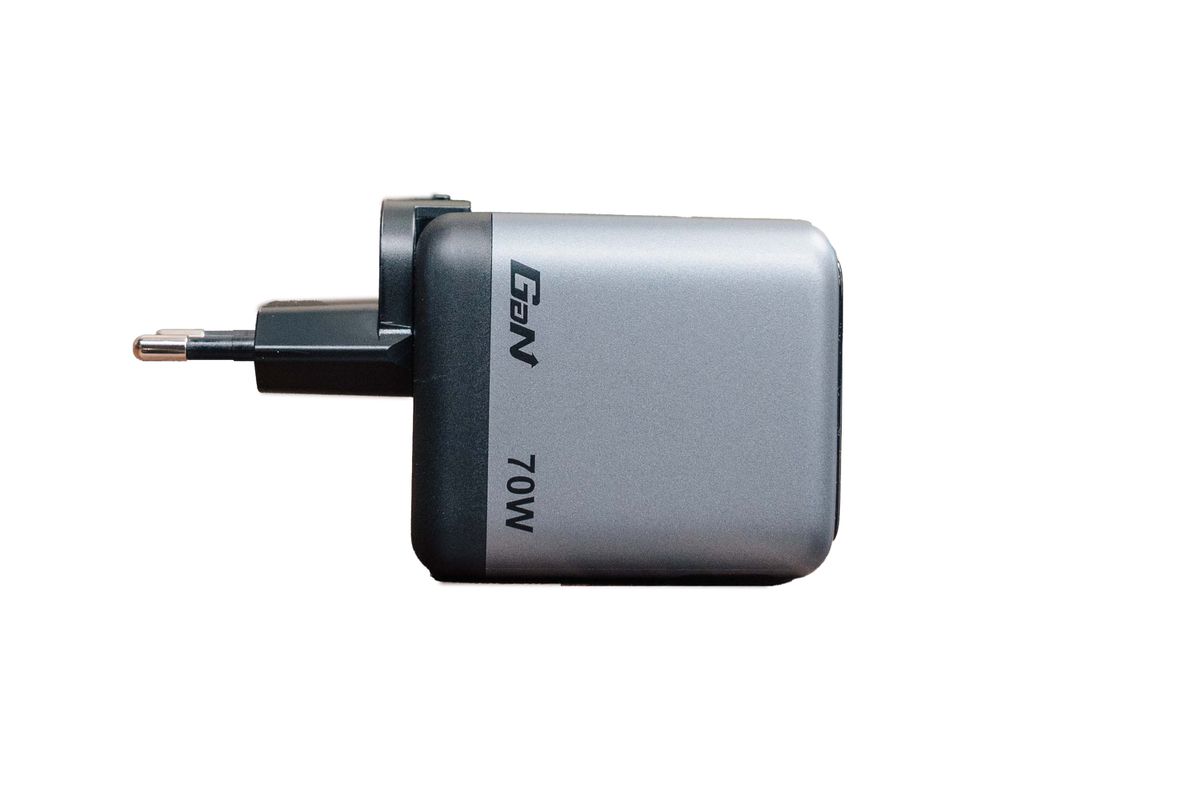 Verbatim Mini GaN Charger 70W Display