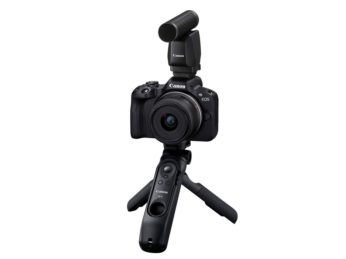 Canon EOS R50 + RF-S 18-45mm Creator Kit