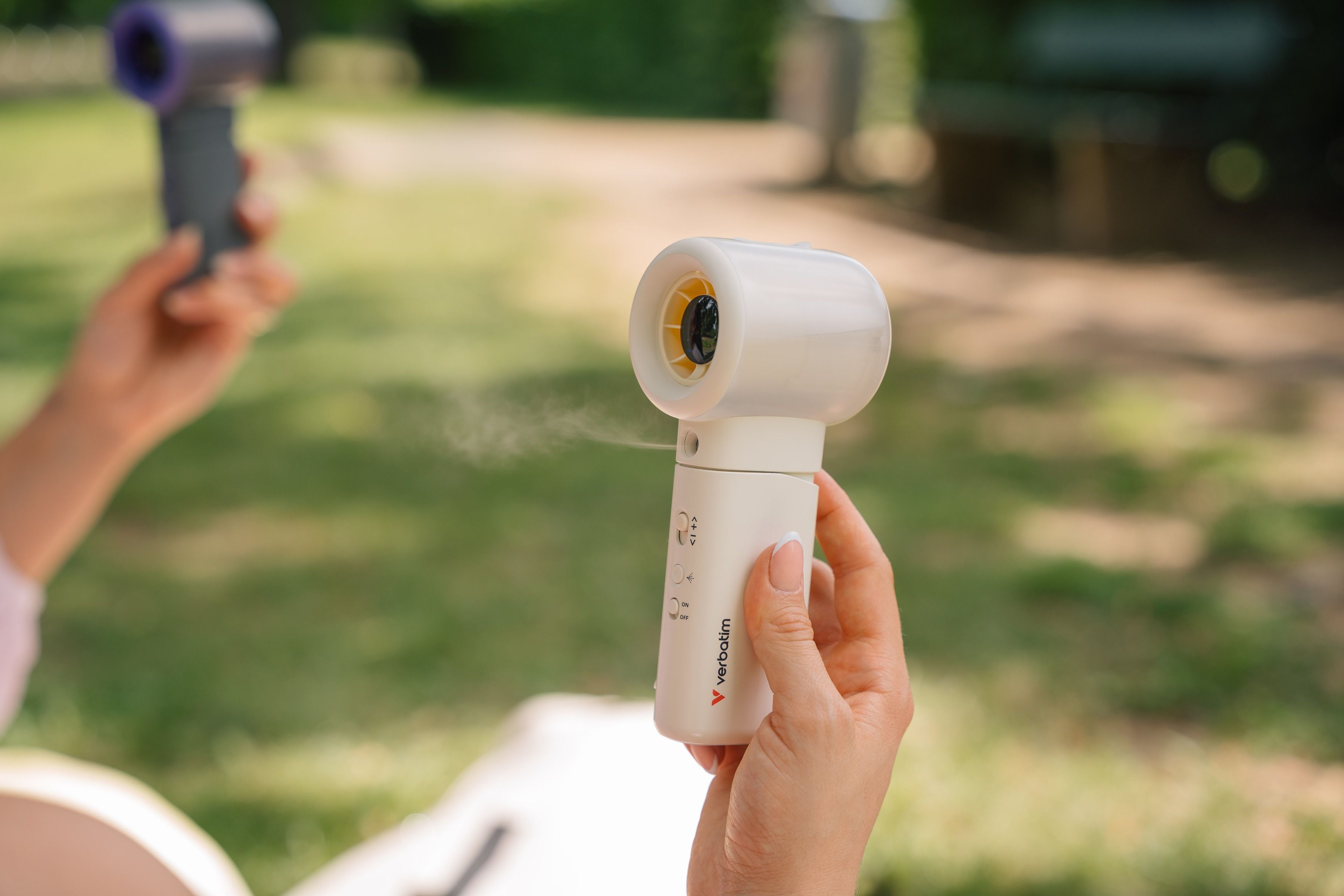 Verbatim Aqua Breeze Handheld Fan White