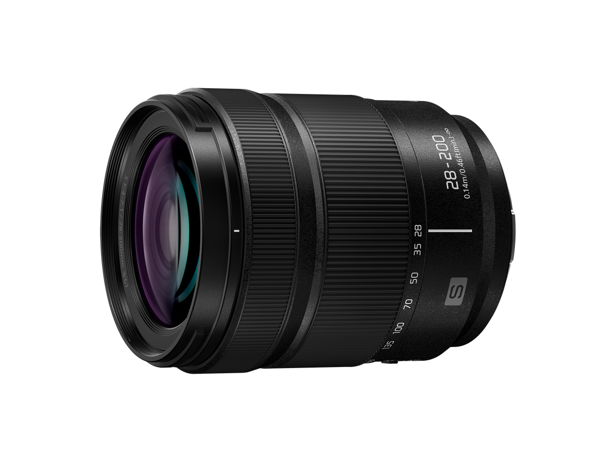 Panasonic Lumix S 28-200mm F4- 7.1 Makro
