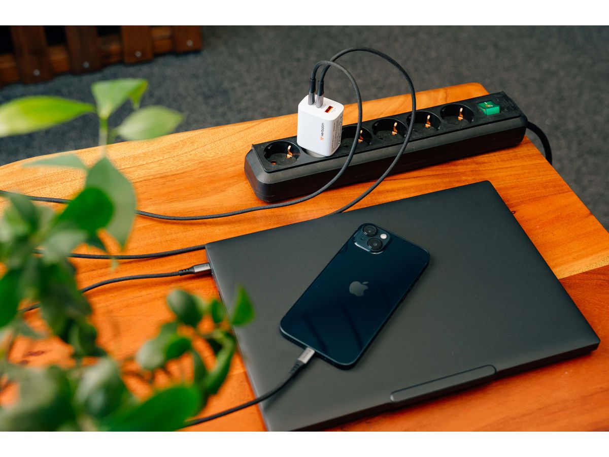 Verbatim GaN 3 Port Charger 65W White