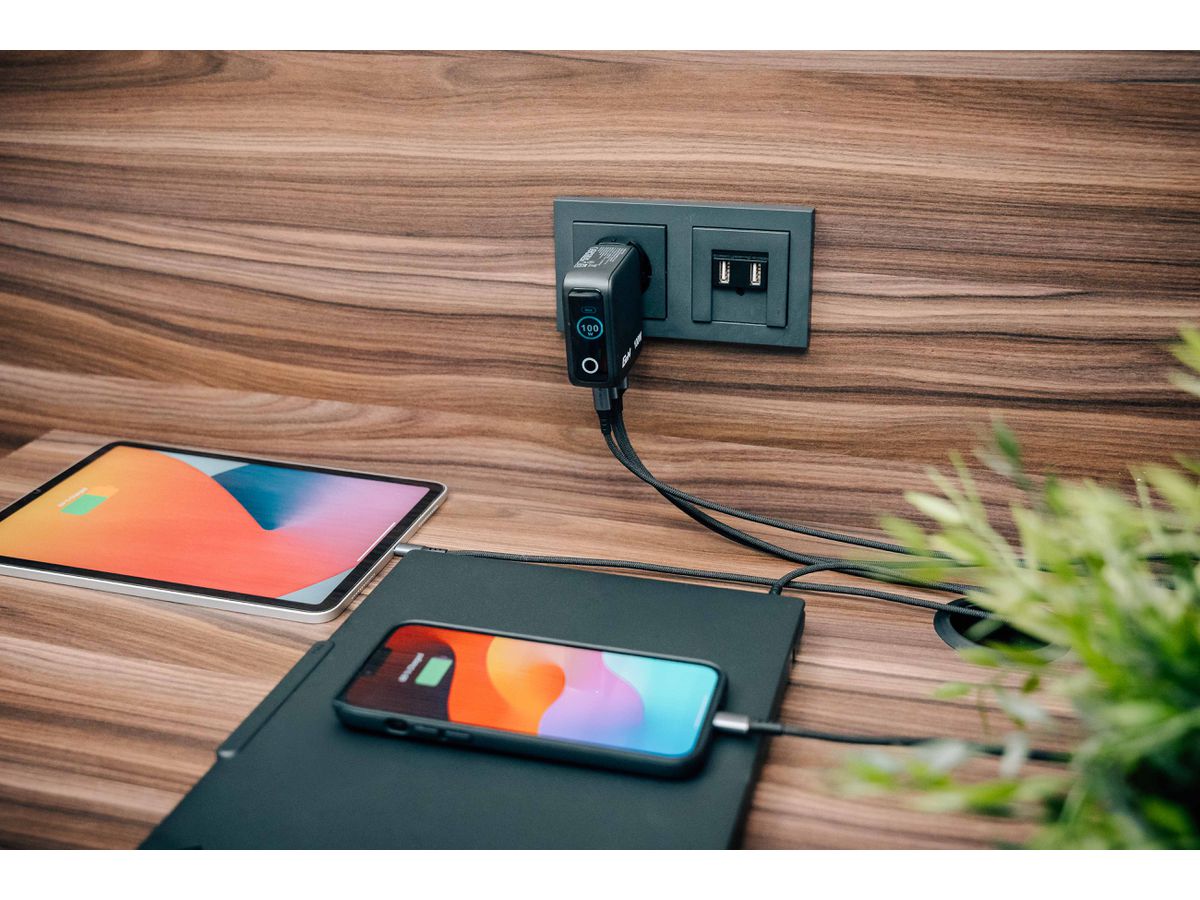 Verbatim Mini GaN Charger 100W Display