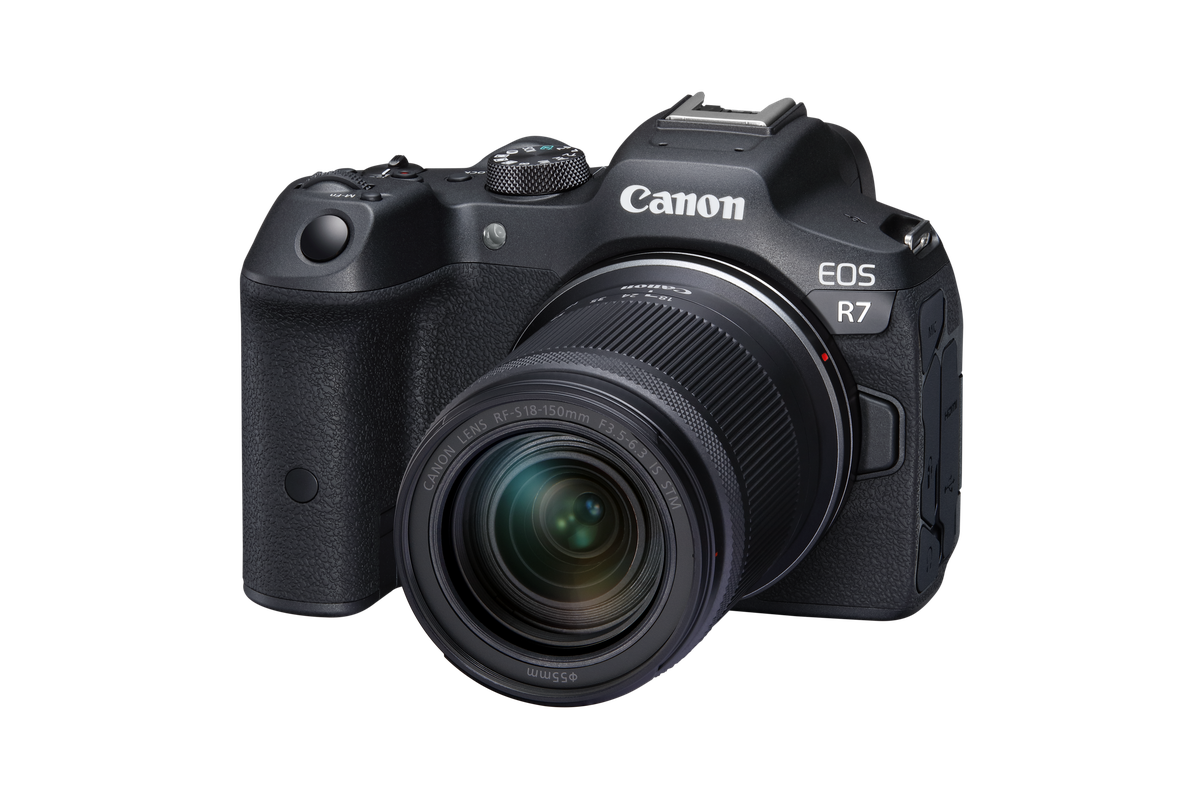 Canon EOS R7 + RF-S 18-150mm