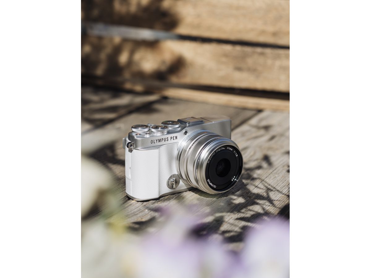 Olympus E-P7 Pancake Zoom Kit white/silv