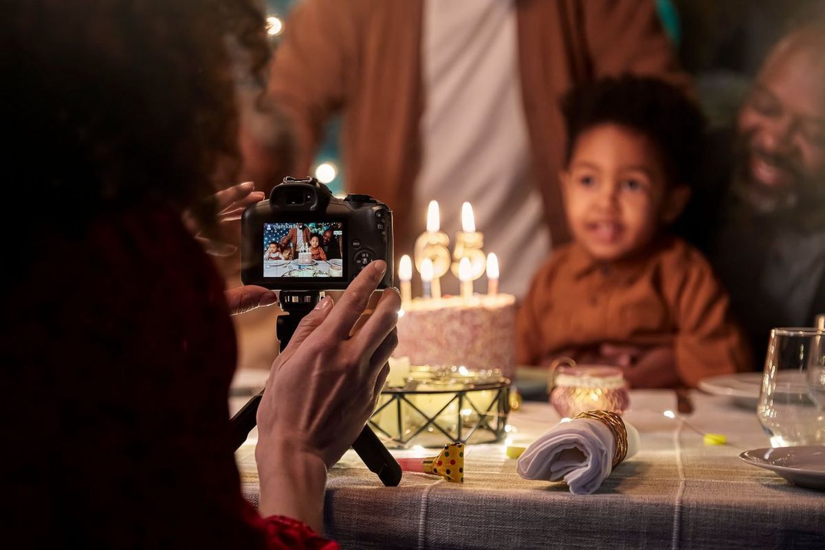 Canon EOS R100 + 18-45mm + 55-210mm