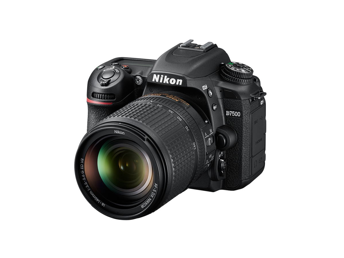 Nikon D7500 + 18-140VR