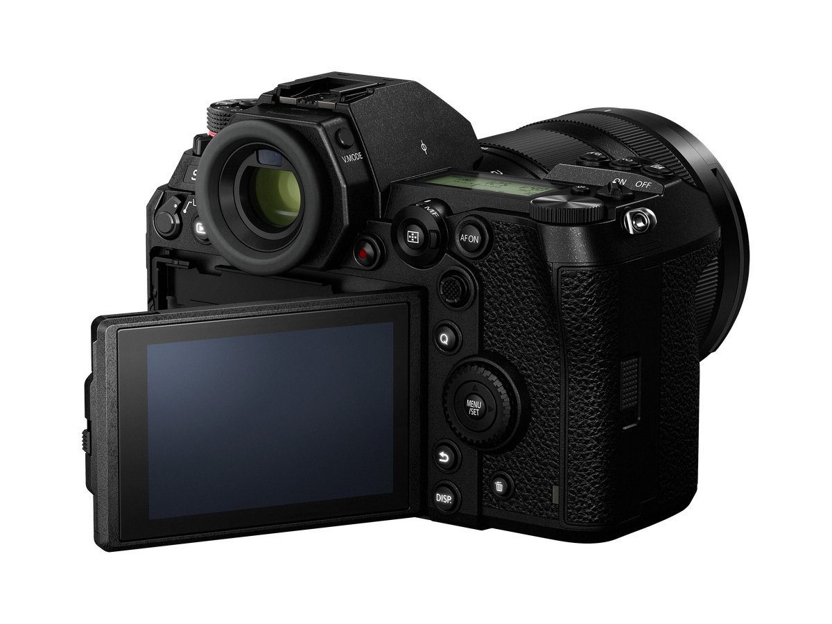 Panasonic Lumix S1R Body + 24-105mm F4.0