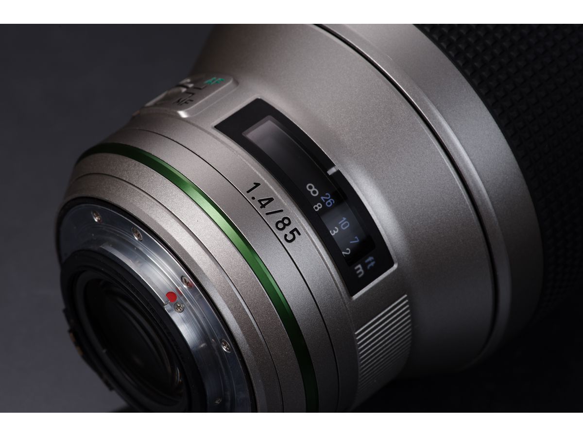 Pentax HD D-FA* 85mm/1.4 SDM AW silver