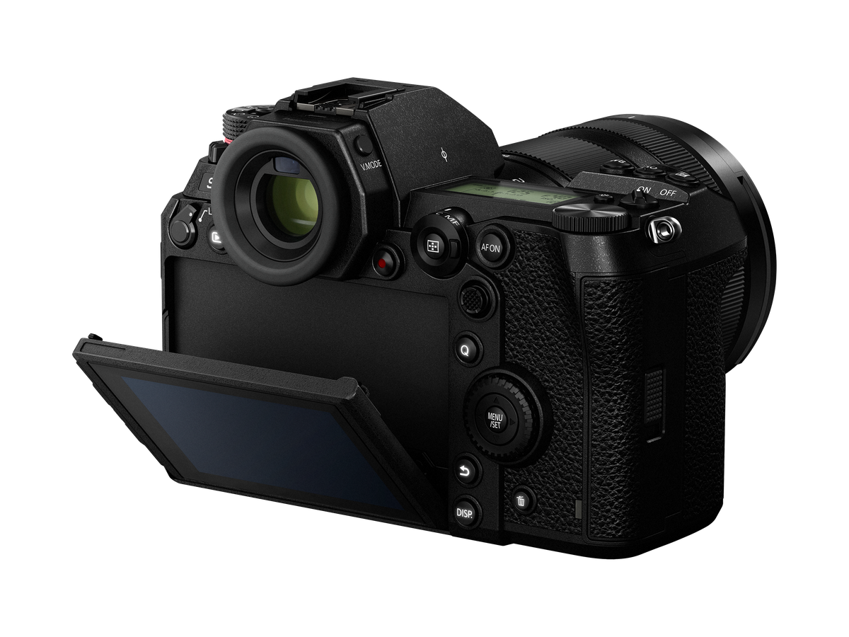 Panasonic Lumix S1R Body + 24-105mm F4.0