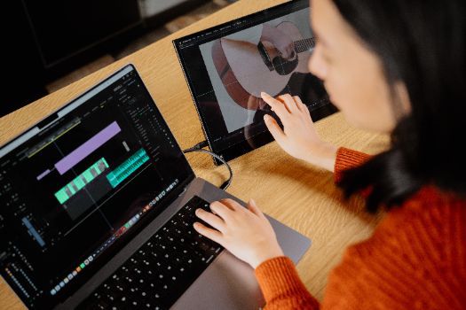 Verbatim Touchscreen Monitor 4K 17.3"