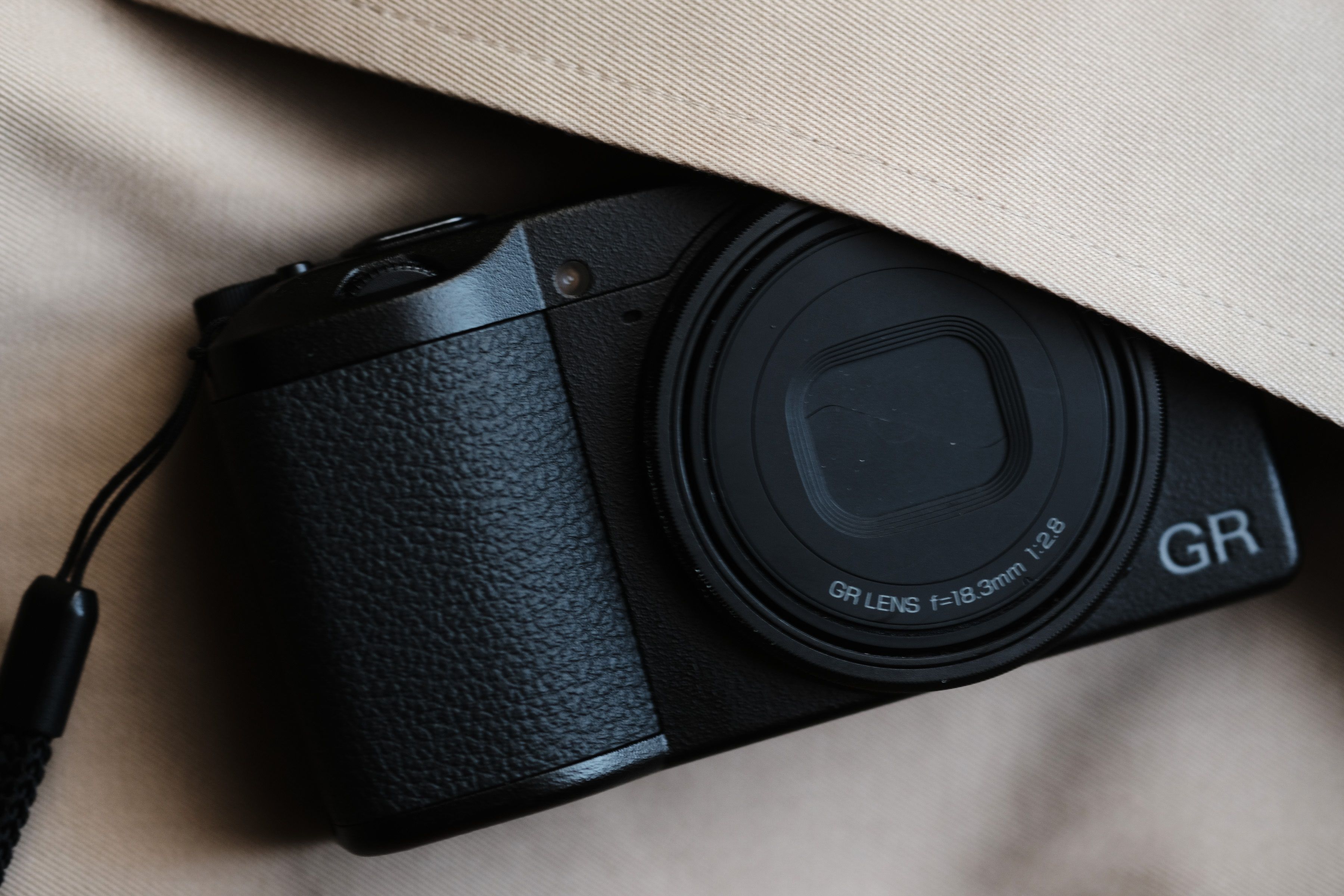 Ricoh GR III HDF black