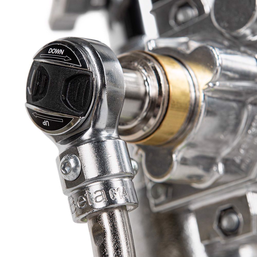 Avenger Strato Safe 1 R w/Hard Wheels