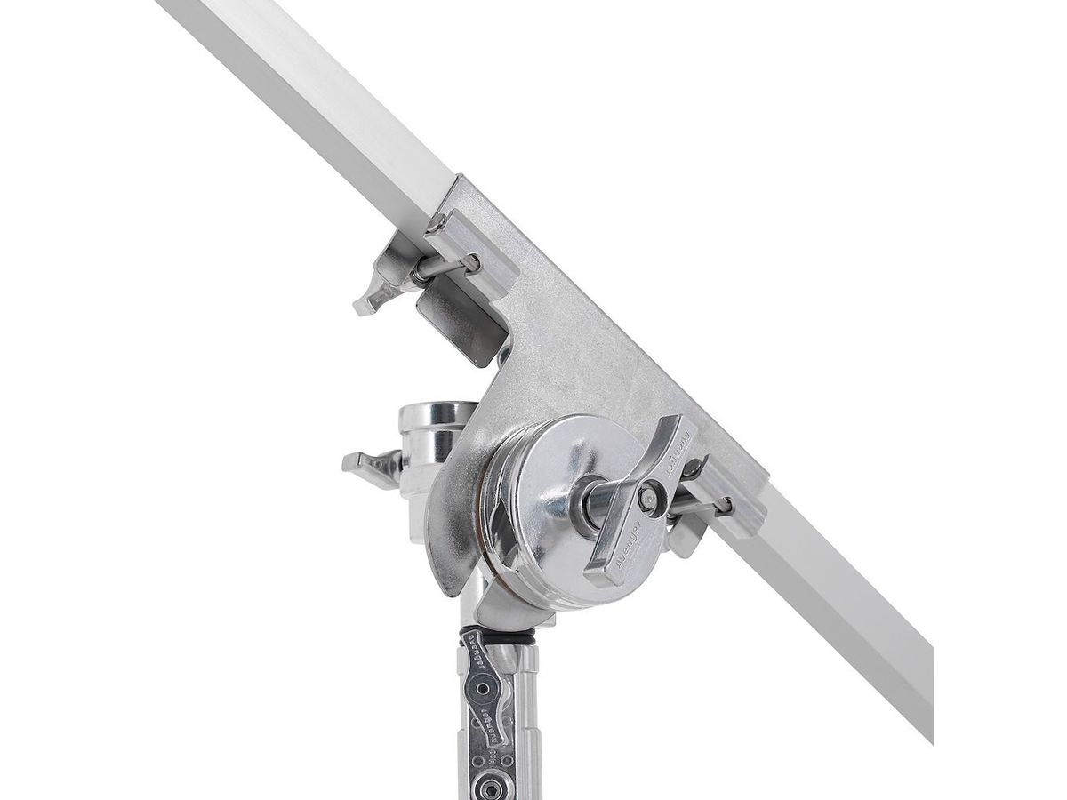 Avenger FoldAway Frame Compact 244x244cm