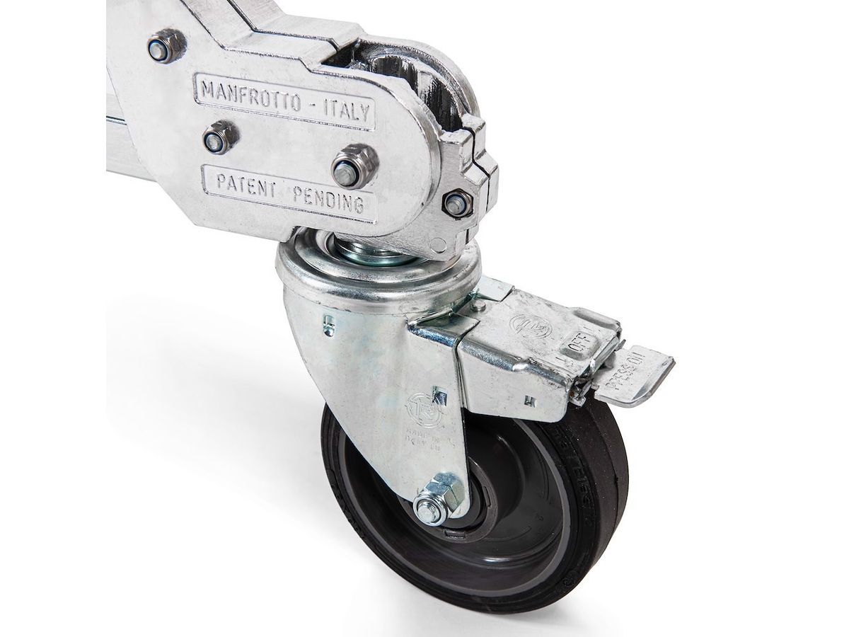 Avenger Strato Safe 4 R w/Hard Wheels