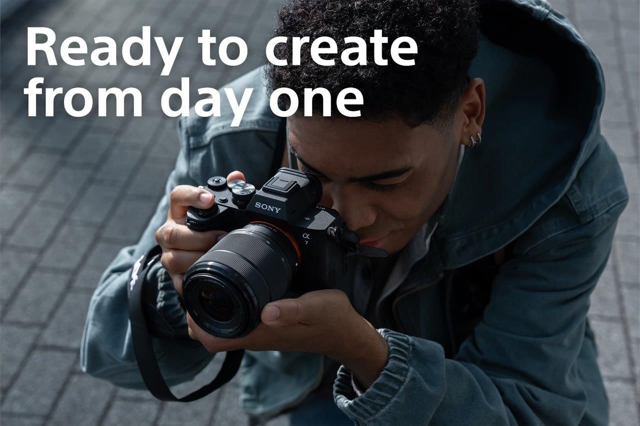 Sony Alpha A7 Mark V Kit 28-70mm Black