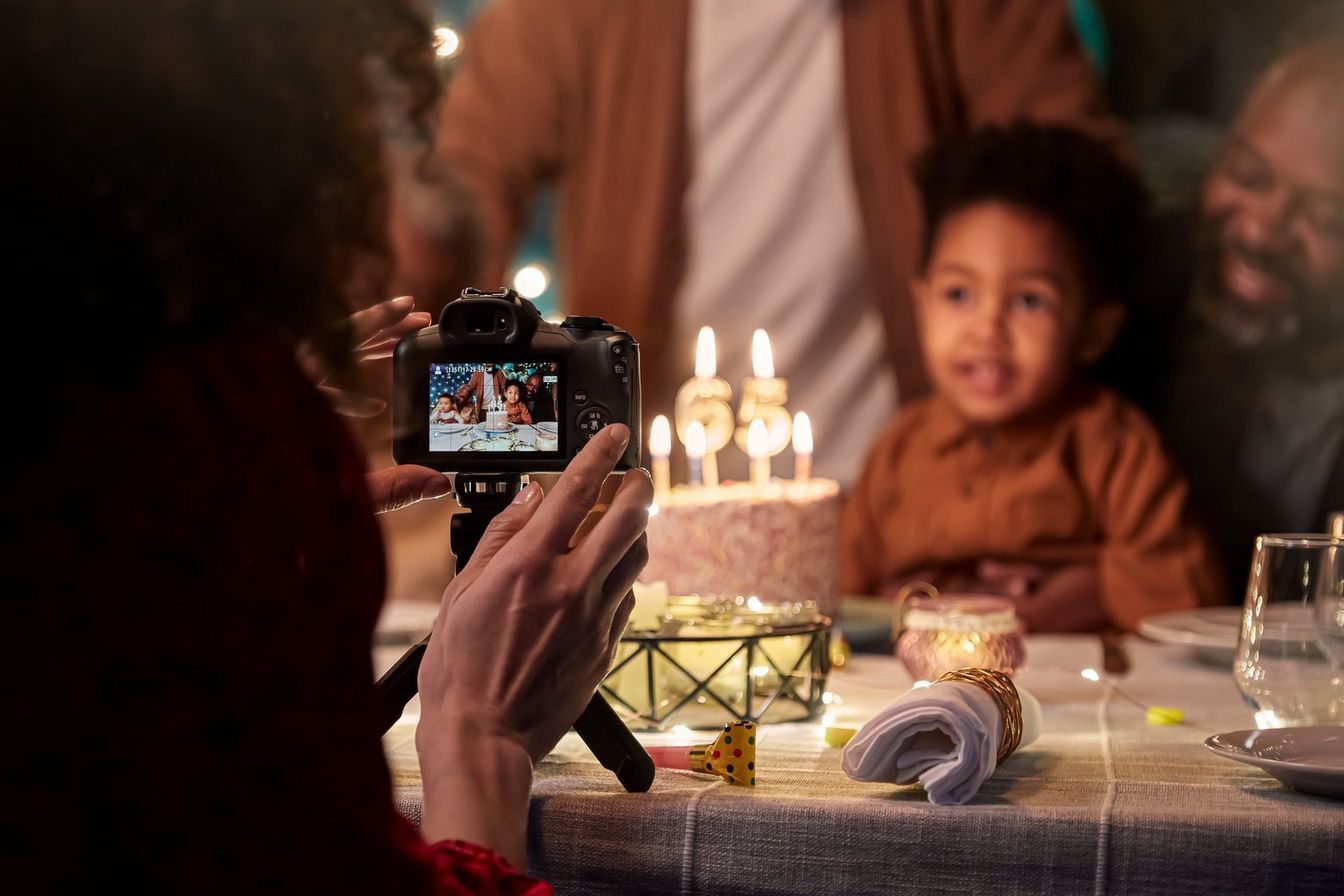 Canon EOS R100 + 18-45mm + 55-210mm