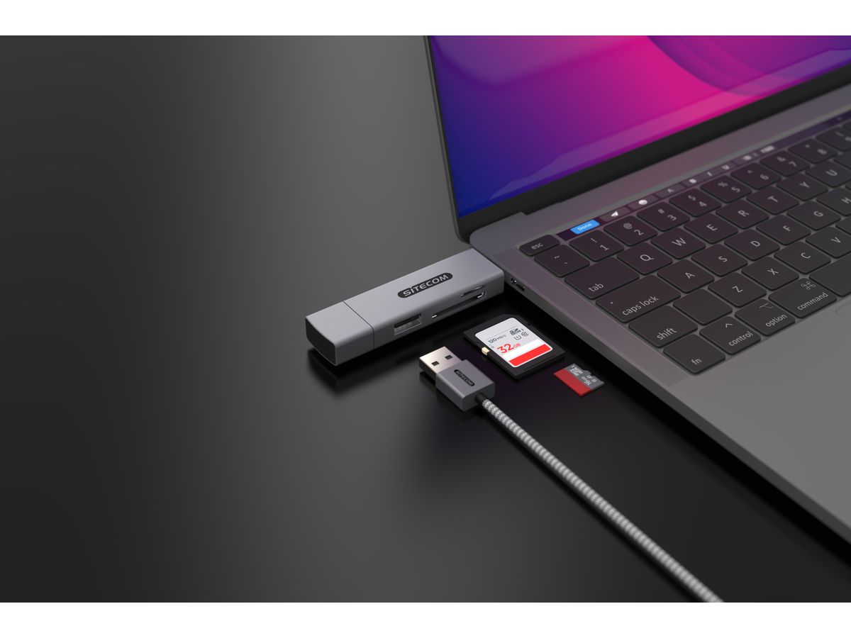 Sitecom USB-A + USB-C Stick Card Reader