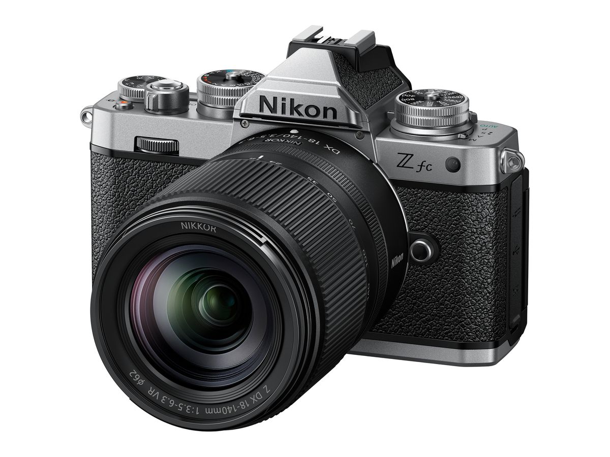 Nikon Z fc Lens Kit Z 18-140