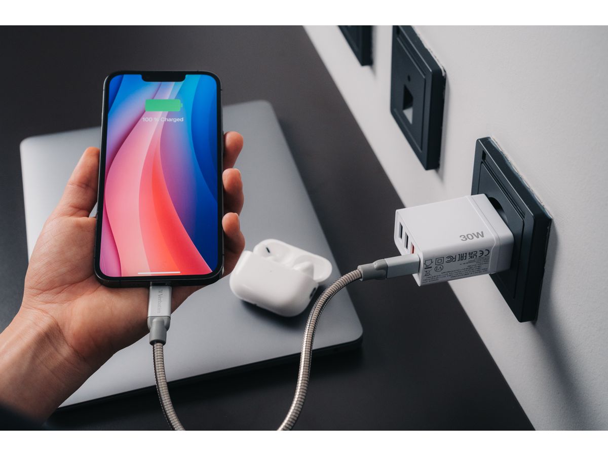 Verbatim 4 Port Charger 30W White