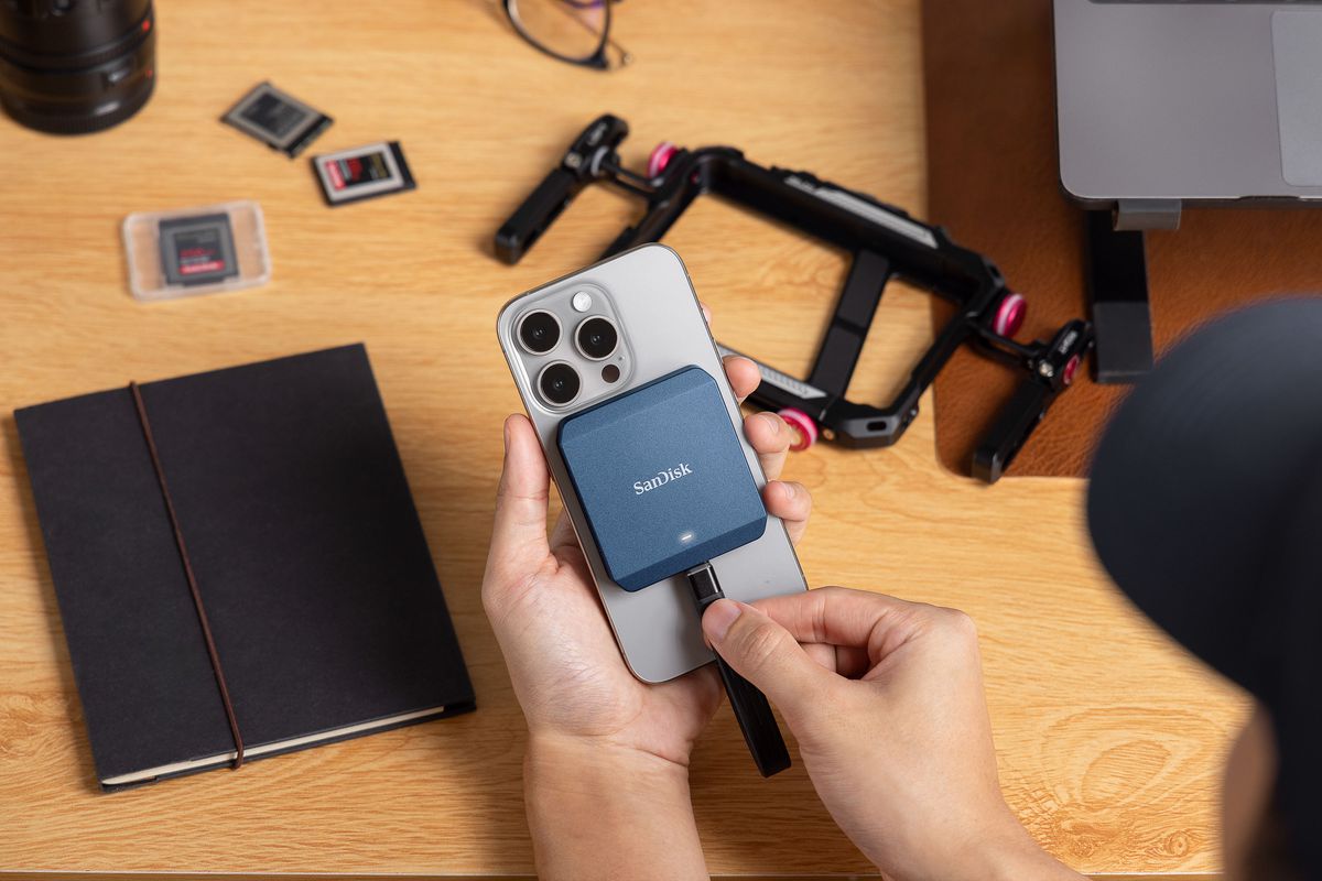 SanDisk PRO-CINEMA CFexpress B Recorder