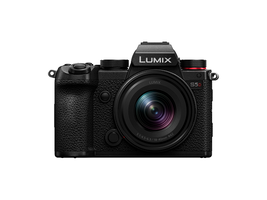 Panasonic Lumix S5D + 18-40mm