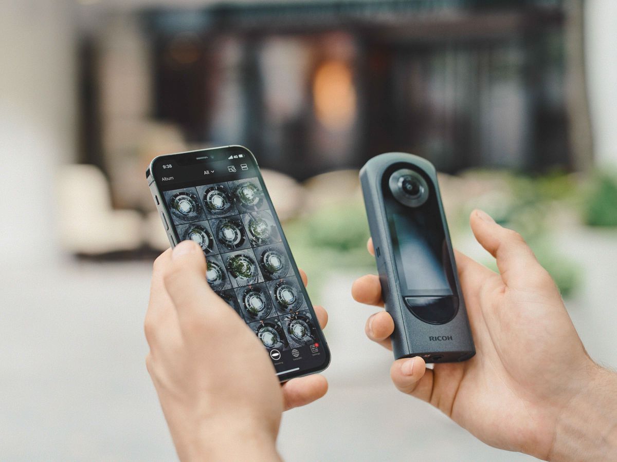 Ricoh Theta X 2023