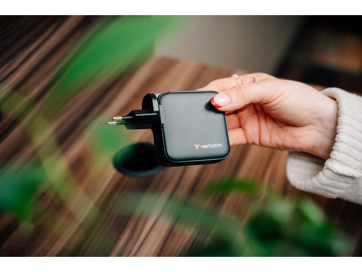 Verbatim Mini GaN Charger 100W Display