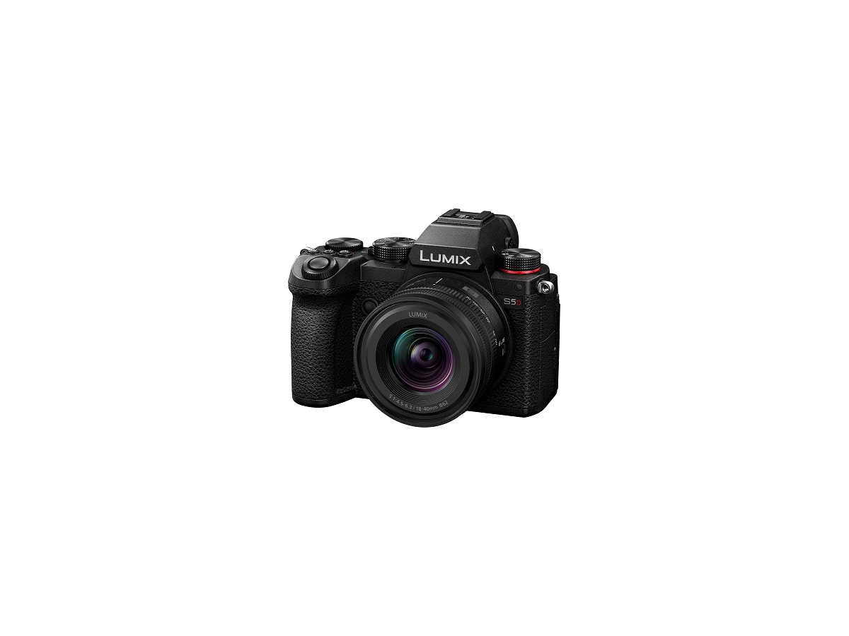 Panasonic Lumix S5D + 18-40mm